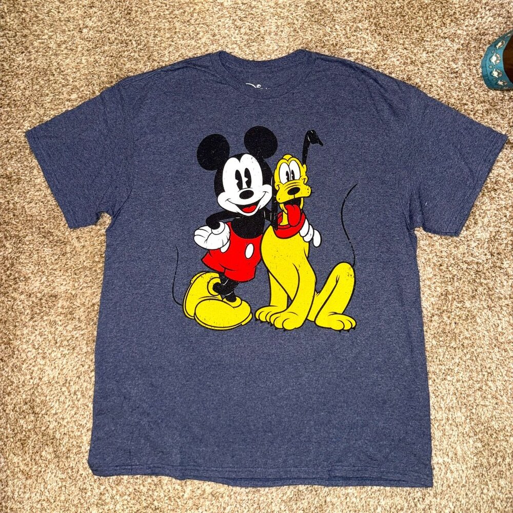 Disney t-shirt: Mickey & Pluto, navy, medium.